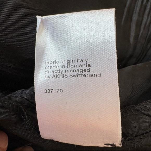 Akris Punto Wool Blend Pleated Back Pencil Skirt, Size 6 - Picture 7 of 8